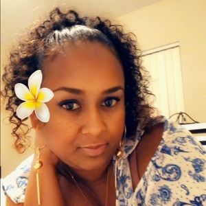 Meet your Posher, Antonia